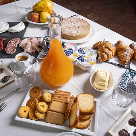 Palazzo Ratti Boutique מלון דירות