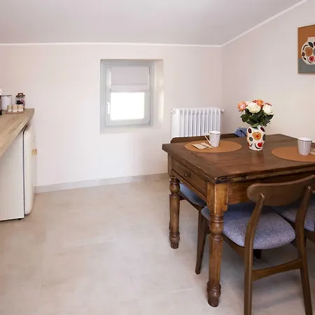 Palazzo Ratti Boutique מלון דירות