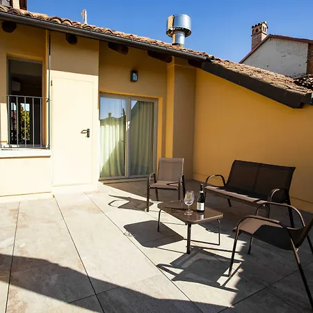 Palazzo Ratti Boutique מלון דירות צ'רסקו