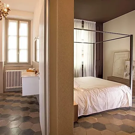 Palazzo Ratti Boutique Aparthotel 4*
