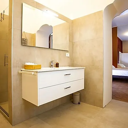 Palazzo Ratti Boutique Aparthotel 4*
