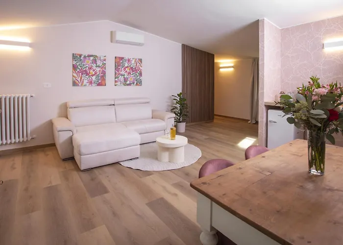 Palazzo Ratti Boutique アパートホテル ケラスコ